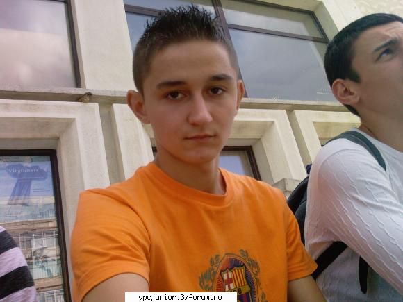 ragatza salut! numesc [carlescu ani, dansez trick-er place foarte mult acest ajung bboy facem echipa