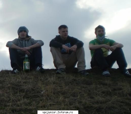 :)) nebuni cap de sinucigasu si matei curvine :)) vpc jr. la
